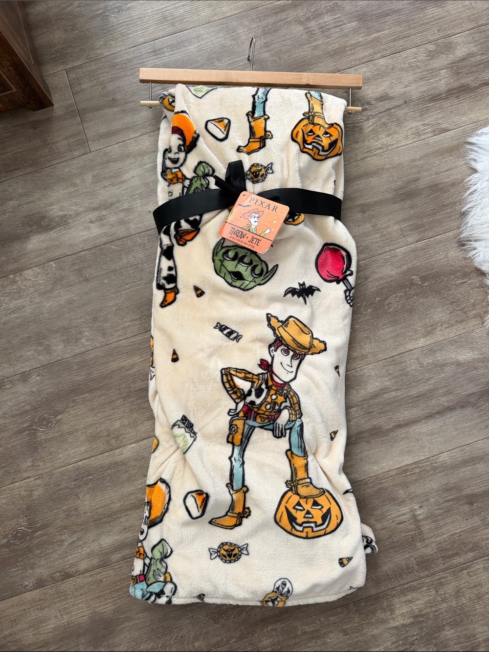 Pixar Toy Story Kids Halloween Throw Blanket - Cream Woody Print
